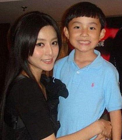 范丞丞娱乐圈吃瓜,揭秘明星背后的“吃瓜”故事