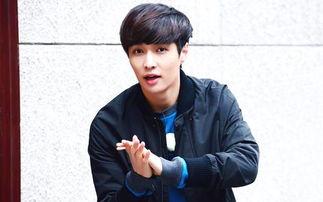 娱乐吃瓜群众张艺兴,从流量小生到实力派,娱乐圈的“吃瓜”传奇